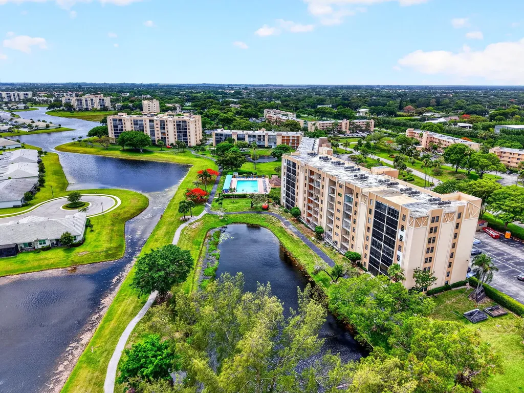 6866 Huntington Lane Delray Beach FL 33446