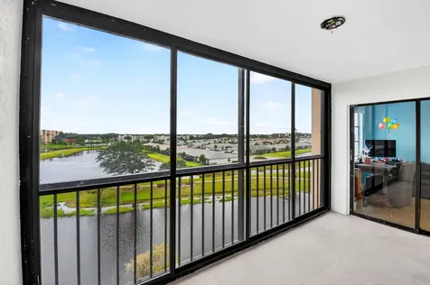 6866 Huntington Lane Delray Beach FL 33446