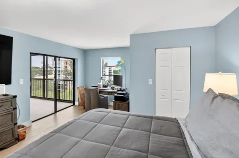 6866 Huntington Lane Delray Beach FL 33446