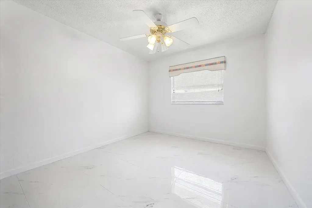 2340 Fairmont Avenue Miramar FL 33025