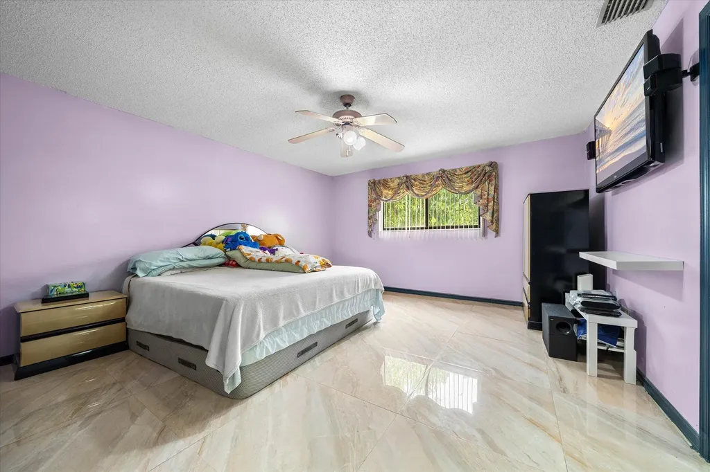 2340 Fairmont Avenue Miramar FL 33025