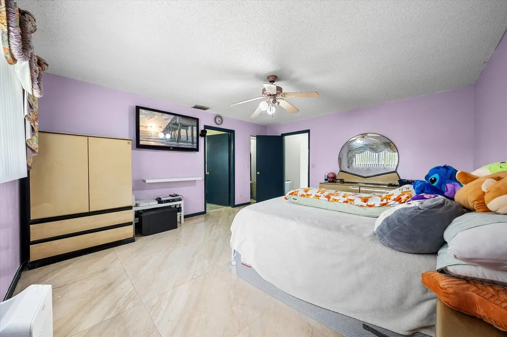 2340 Fairmont Avenue Miramar FL 33025