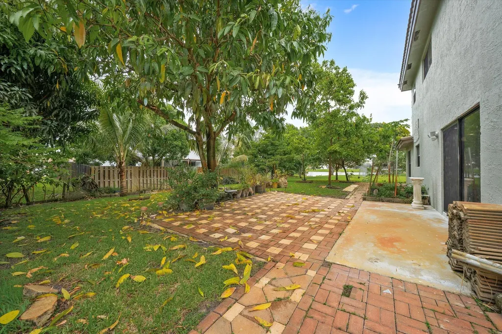 2340 Fairmont Avenue Miramar FL 33025