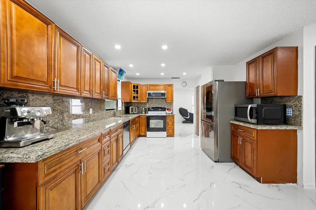 2340 Fairmont Avenue Miramar FL 33025