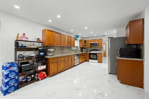 2340 Fairmont Avenue Miramar FL 33025