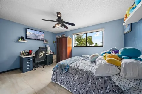 2340 Fairmont Avenue Miramar FL 33025