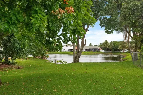 2340 Fairmont Avenue Miramar FL 33025