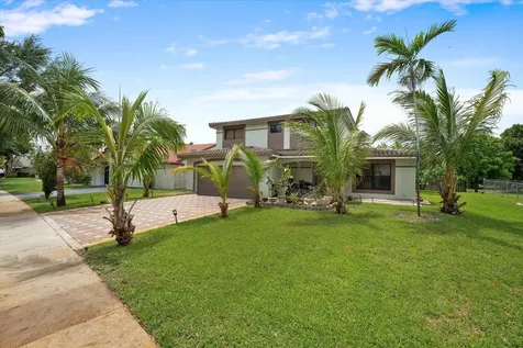 2340 Fairmont Avenue Miramar FL 33025