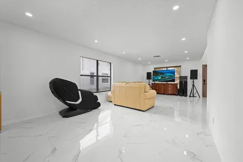 2340 Fairmont Avenue Miramar FL 33025