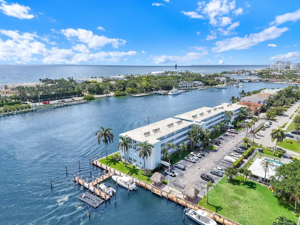 2800 NE 30th Avenue Lighthouse Point FL 33064
