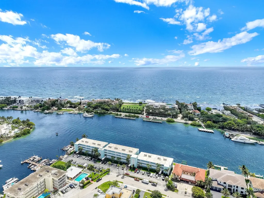 2800 NE 30th Avenue Lighthouse Point FL 33064