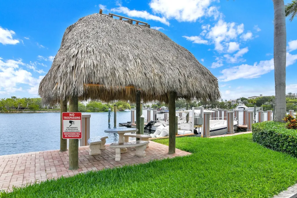 2800 NE 30th Avenue Lighthouse Point FL 33064