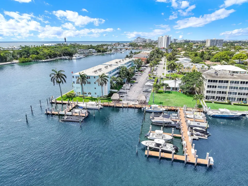 2800 NE 30th Avenue Lighthouse Point FL 33064