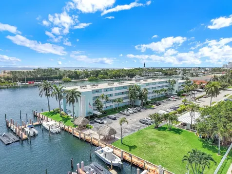 2800 NE 30th Avenue Lighthouse Point FL 33064