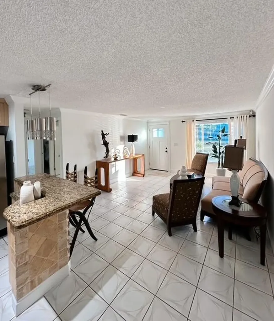 10079 Yeoman Lane Royal Palm Beach FL 33411