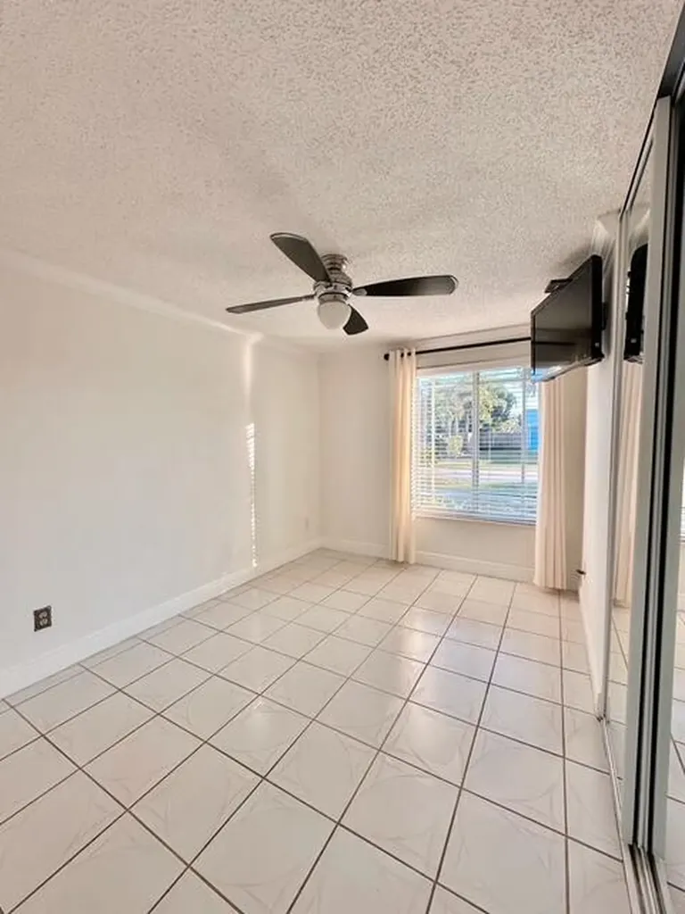 10079 Yeoman Lane Royal Palm Beach FL 33411