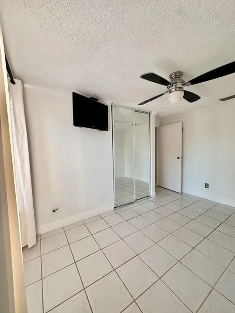 10079 Yeoman Lane Royal Palm Beach FL 33411