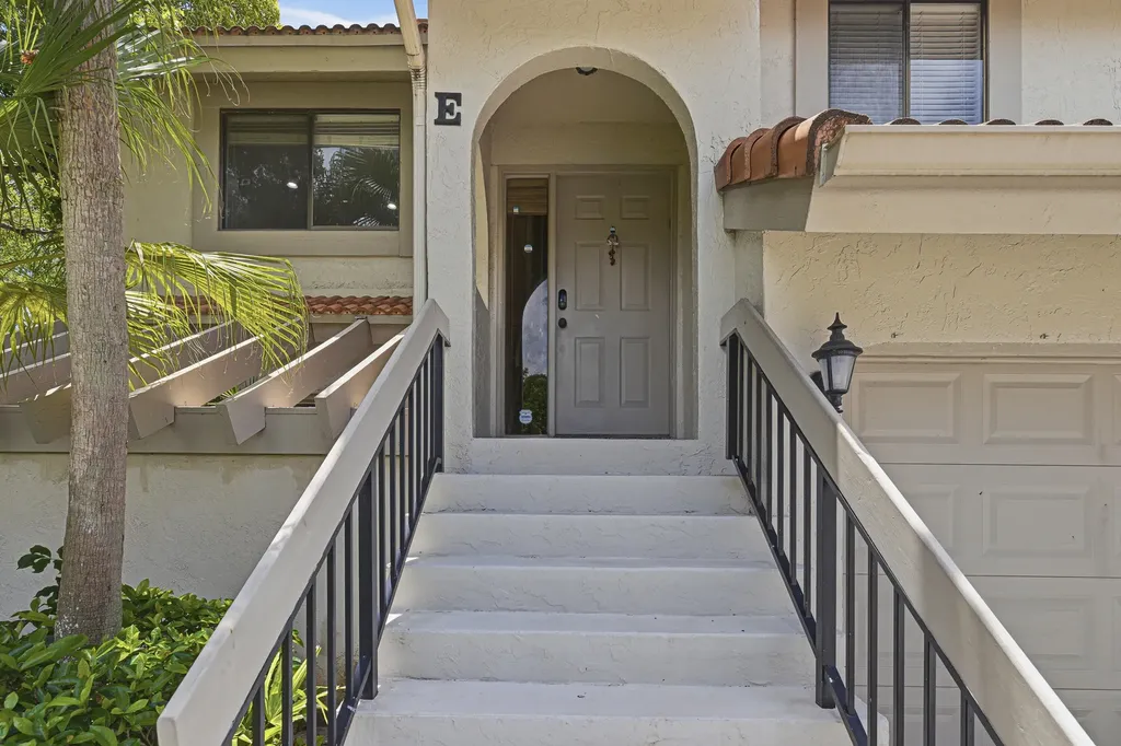 5530 Coach House Circle Boca Raton FL 33486