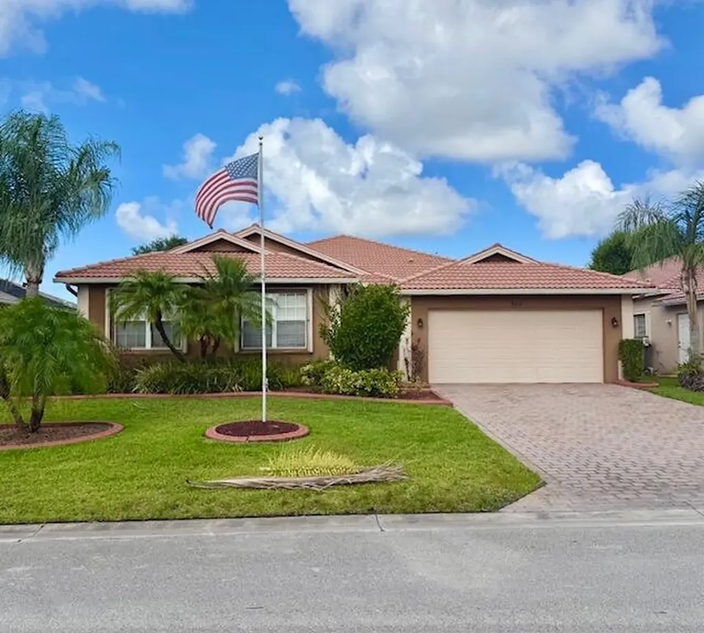 598 NW Waverly Circle S Port St Lucie FL 34983