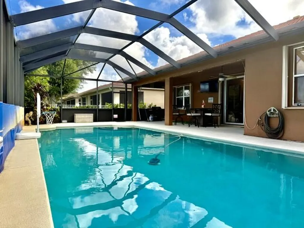 598 NW Waverly Circle S Port St Lucie FL 34983