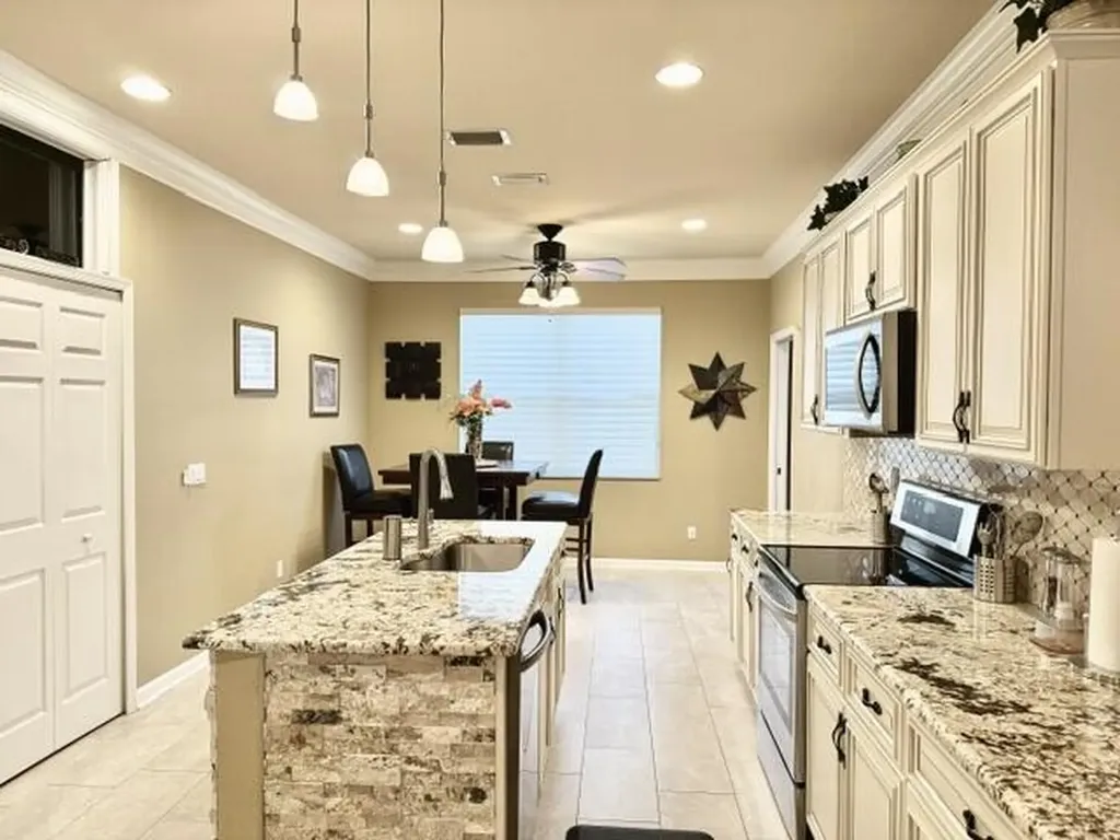 598 NW Waverly Circle S Port St Lucie FL 34983