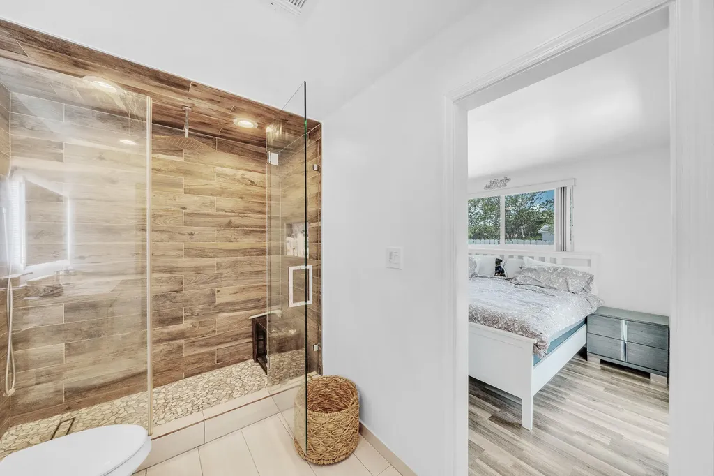 2298 NE 2nd Avenue Boca Raton FL 33431