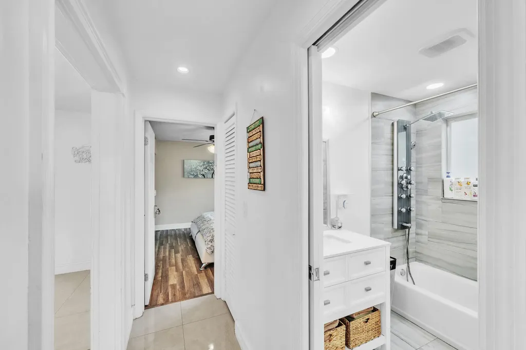 2298 NE 2nd Avenue Boca Raton FL 33431