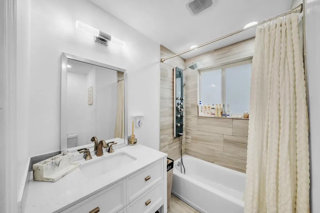 2298 NE 2nd Avenue Boca Raton FL 33431