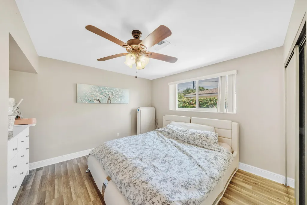 2298 NE 2nd Avenue Boca Raton FL 33431
