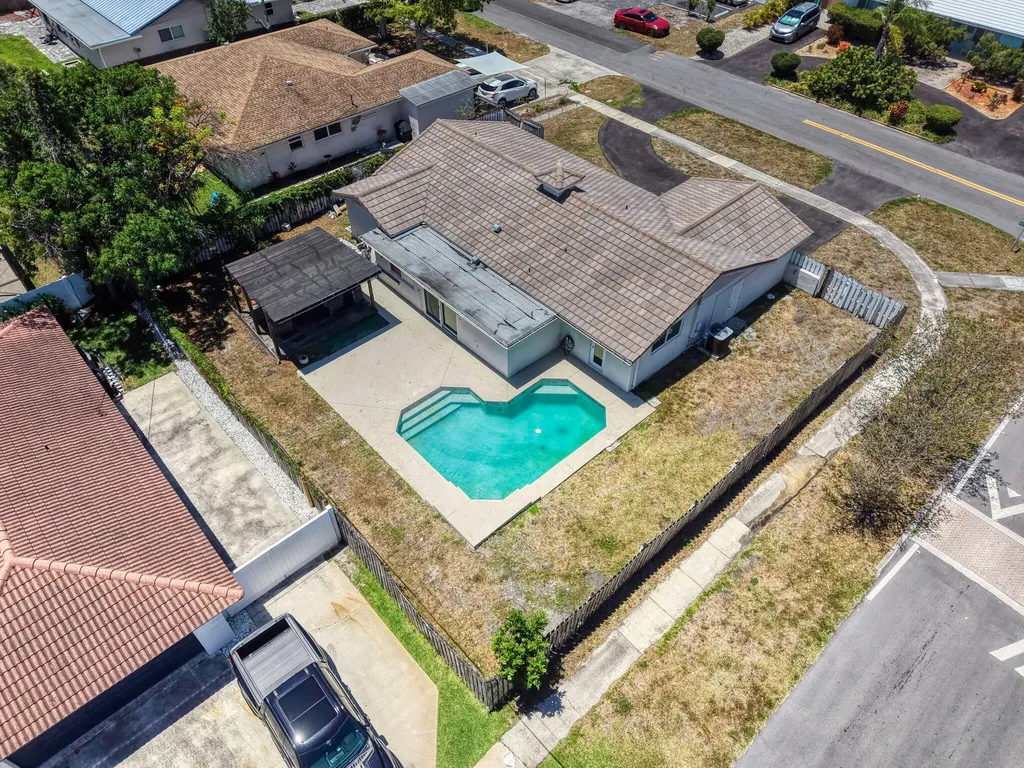 2298 NE 2nd Avenue Boca Raton FL 33431
