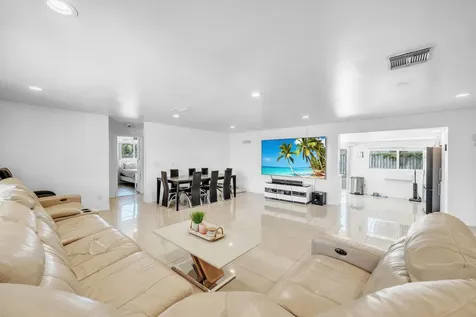 2298 NE 2nd Avenue Boca Raton FL 33431