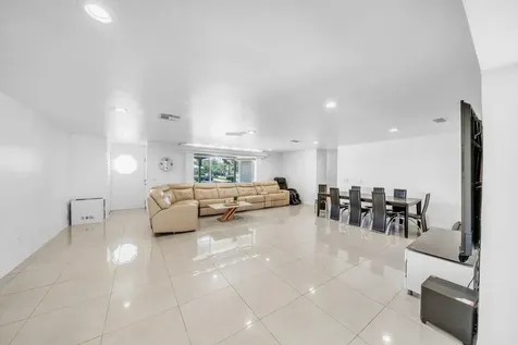2298 NE 2nd Avenue Boca Raton FL 33431