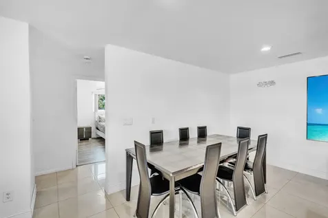 2298 NE 2nd Avenue Boca Raton FL 33431