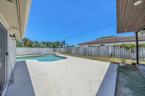 2298 NE 2nd Avenue Boca Raton FL 33431