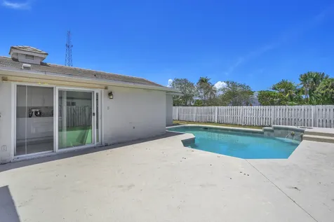 2298 NE 2nd Avenue Boca Raton FL 33431