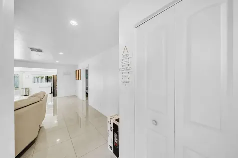 2298 NE 2nd Avenue Boca Raton FL 33431