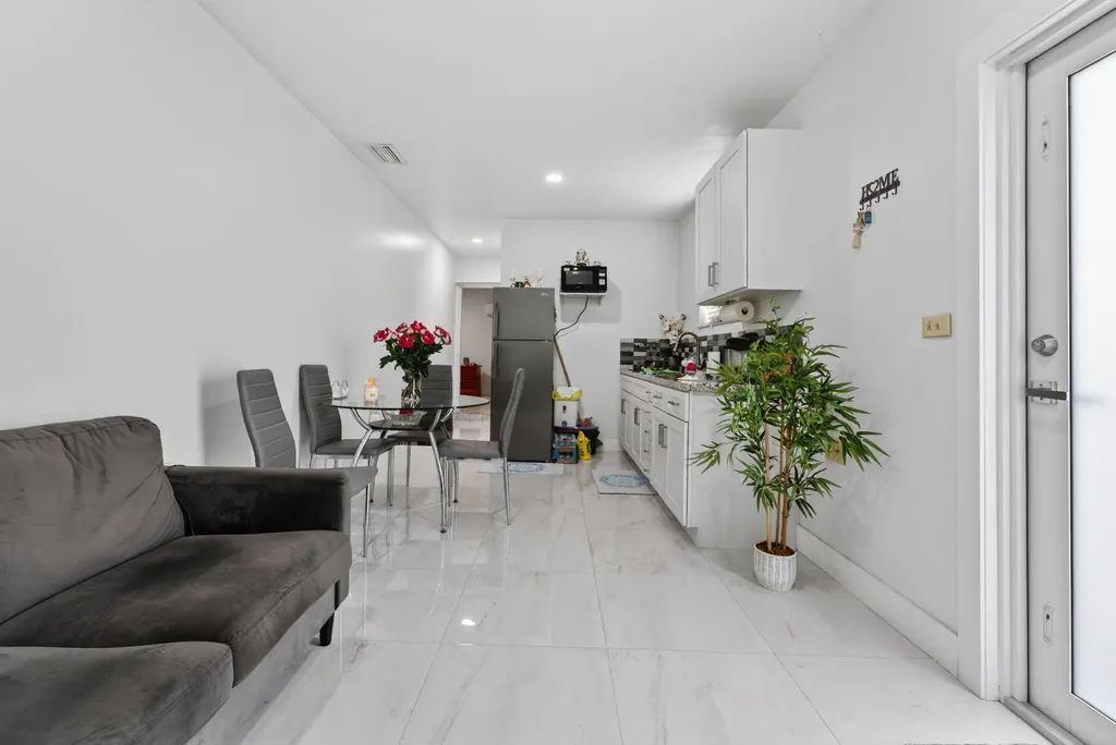 10040 SW 32nd Street Miami FL 33165