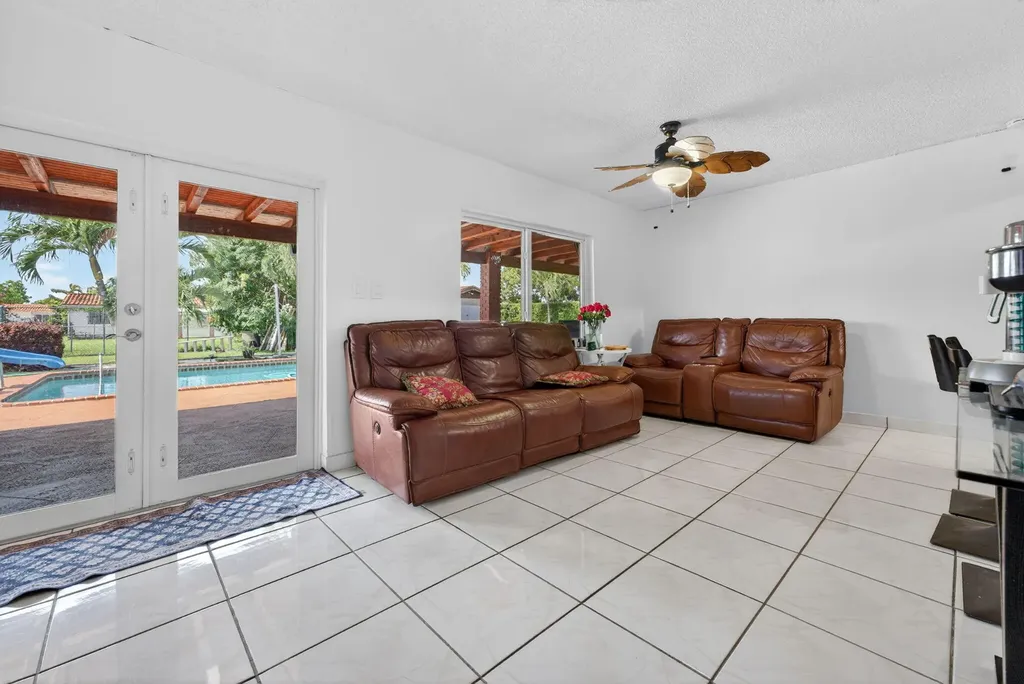 10040 SW 32nd Street Miami FL 33165