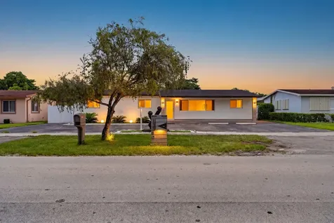 10040 SW 32nd Street Miami FL 33165