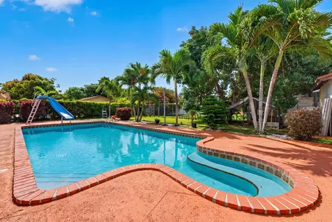 10040 SW 32nd Street Miami FL 33165