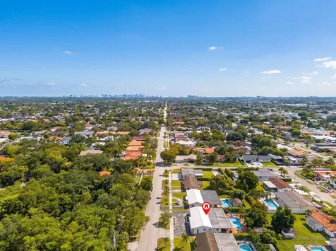 10040 SW 32nd Street Miami FL 33165