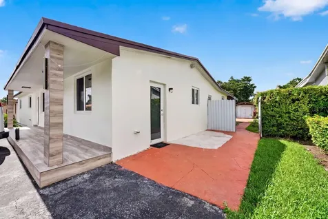 10040 SW 32nd Street Miami FL 33165
