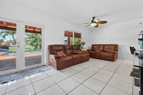 10040 SW 32nd Street Miami FL 33165
