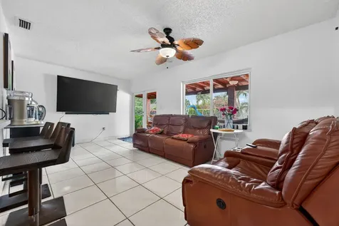 10040 SW 32nd Street Miami FL 33165