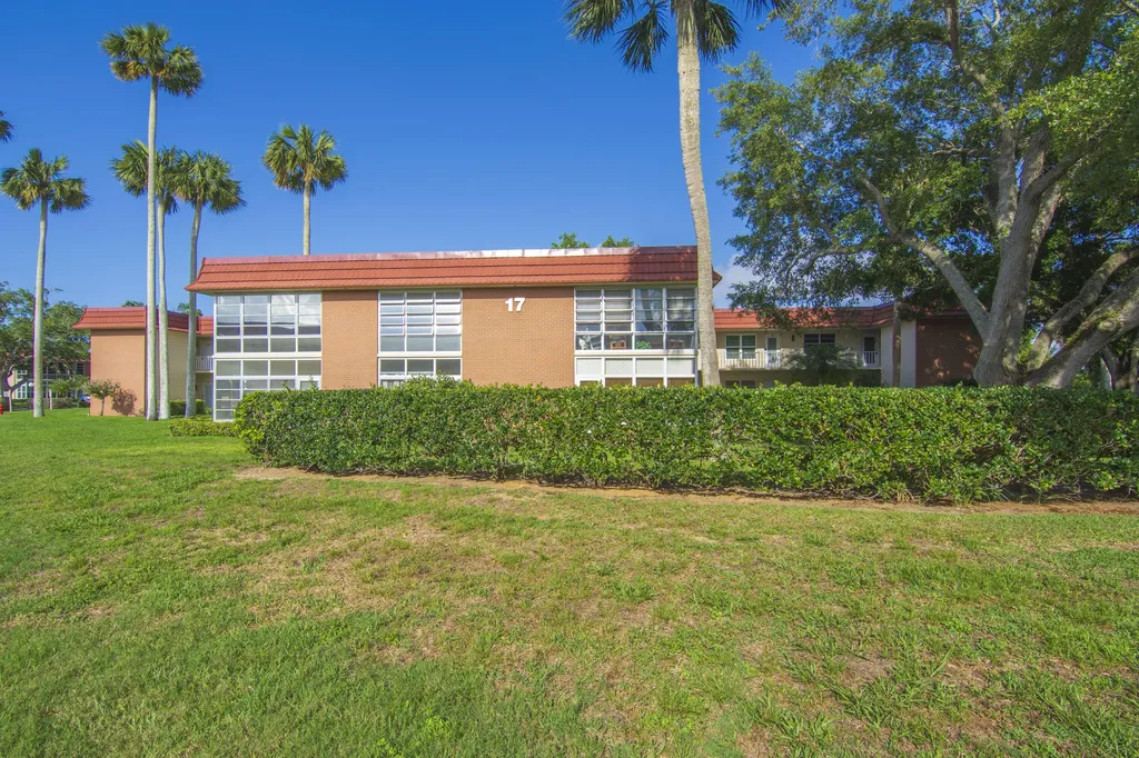 17 Vista Palm Lane Vero Beach FL 32962