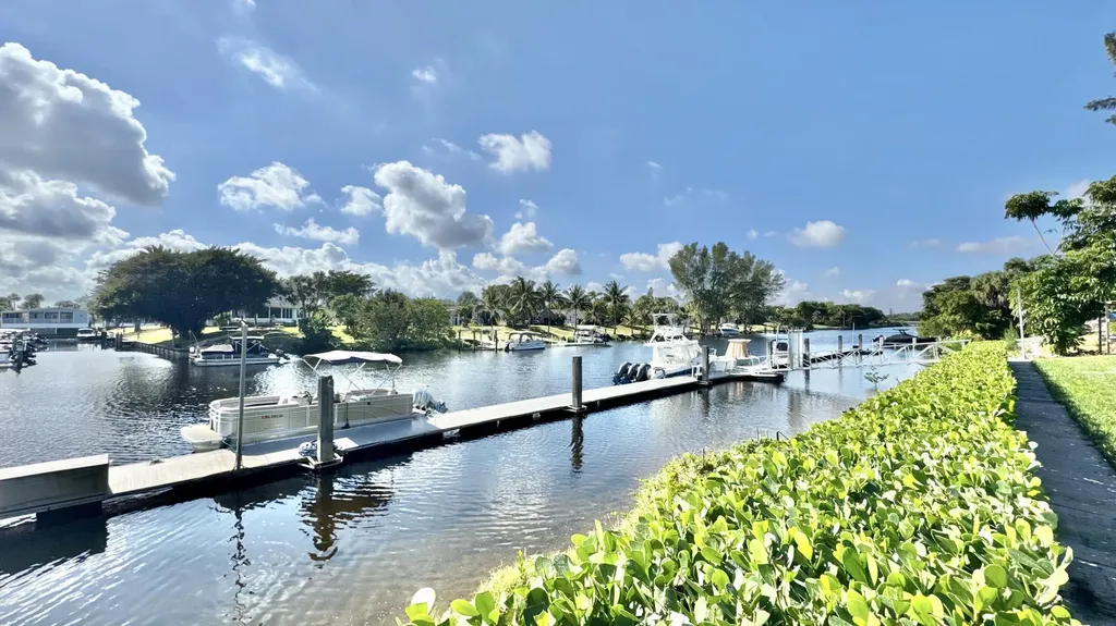 5016 Heatherhill Lane Boca Raton FL 33486