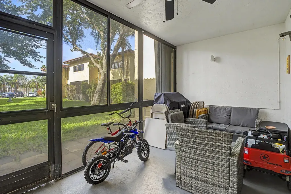 8858 NW 48th Street Sunrise FL 33351