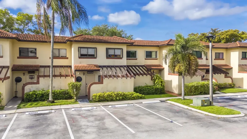 8858 NW 48th Street Sunrise FL 33351