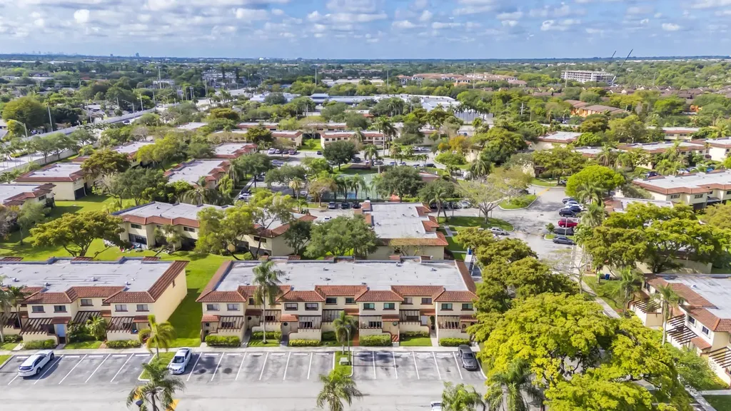 8858 NW 48th Street Sunrise FL 33351