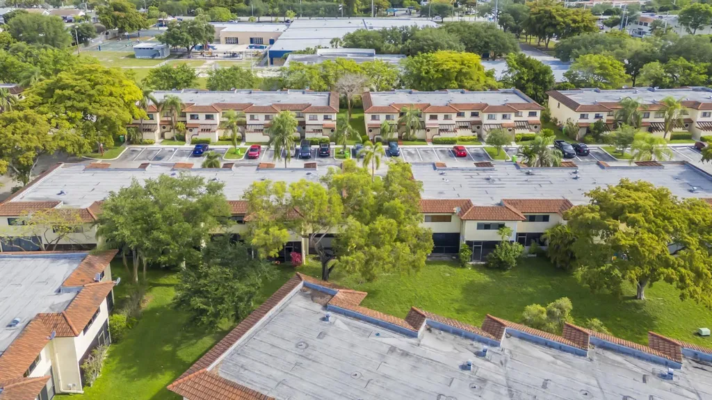8858 NW 48th Street Sunrise FL 33351